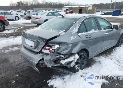 2009 Mercedes-Benz C 300 Luxury 4Matic/Sport 4Matic из США, поврежденный, VIN WDDGF81X59F219091